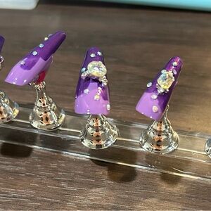 Can do 2 sets of nails for $35.00.
https://ingalsd29.wixsite.com/nails-by-ellen